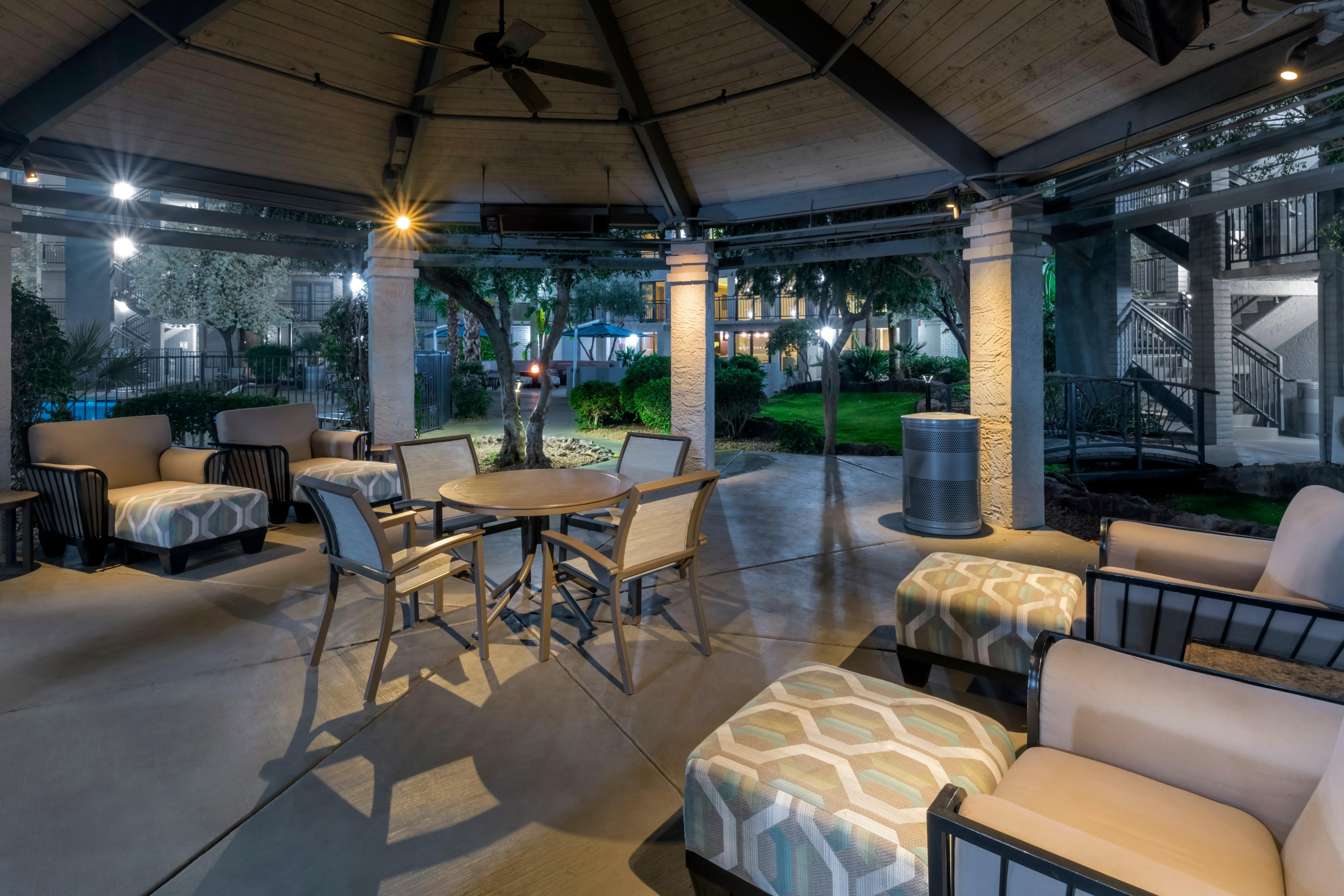 Holiday Inn And Suites Phoenix Airport North By Ihg Extérieur photo