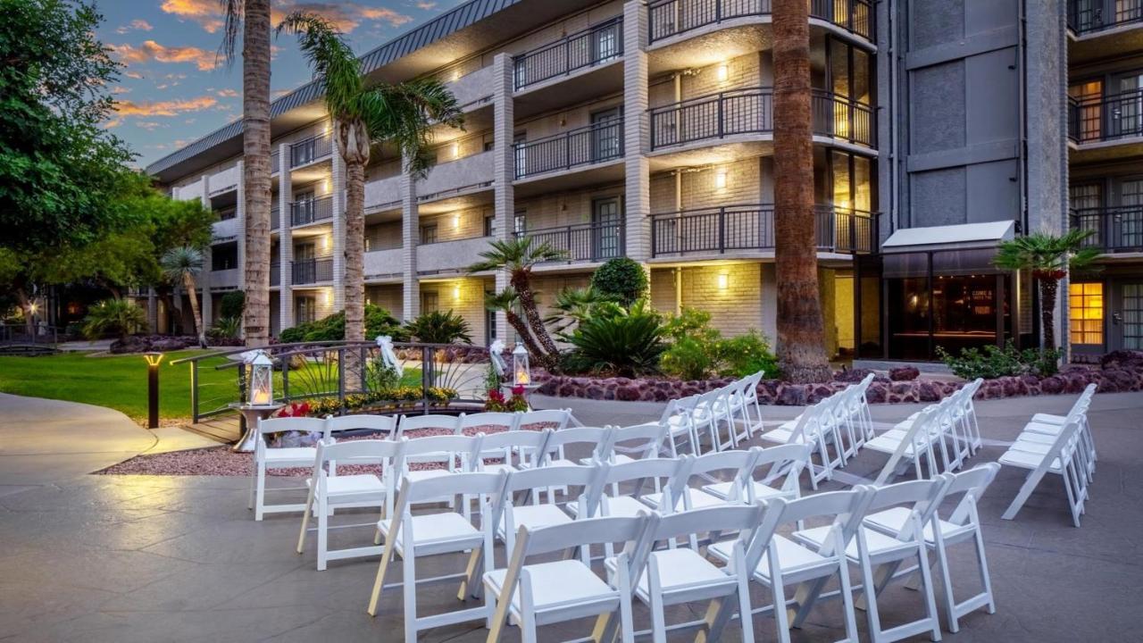Holiday Inn And Suites Phoenix Airport North By Ihg Extérieur photo