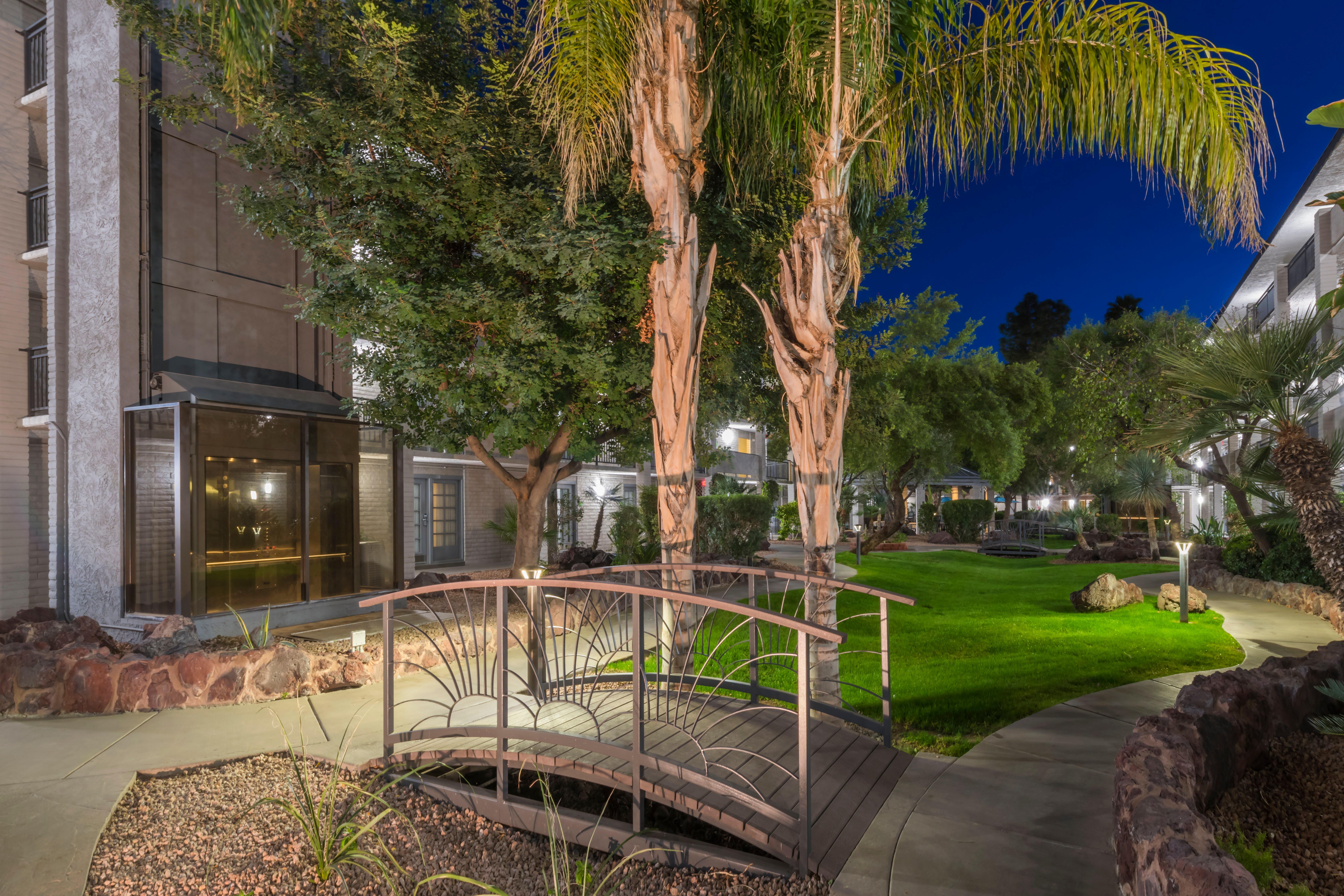 Holiday Inn And Suites Phoenix Airport North By Ihg Extérieur photo