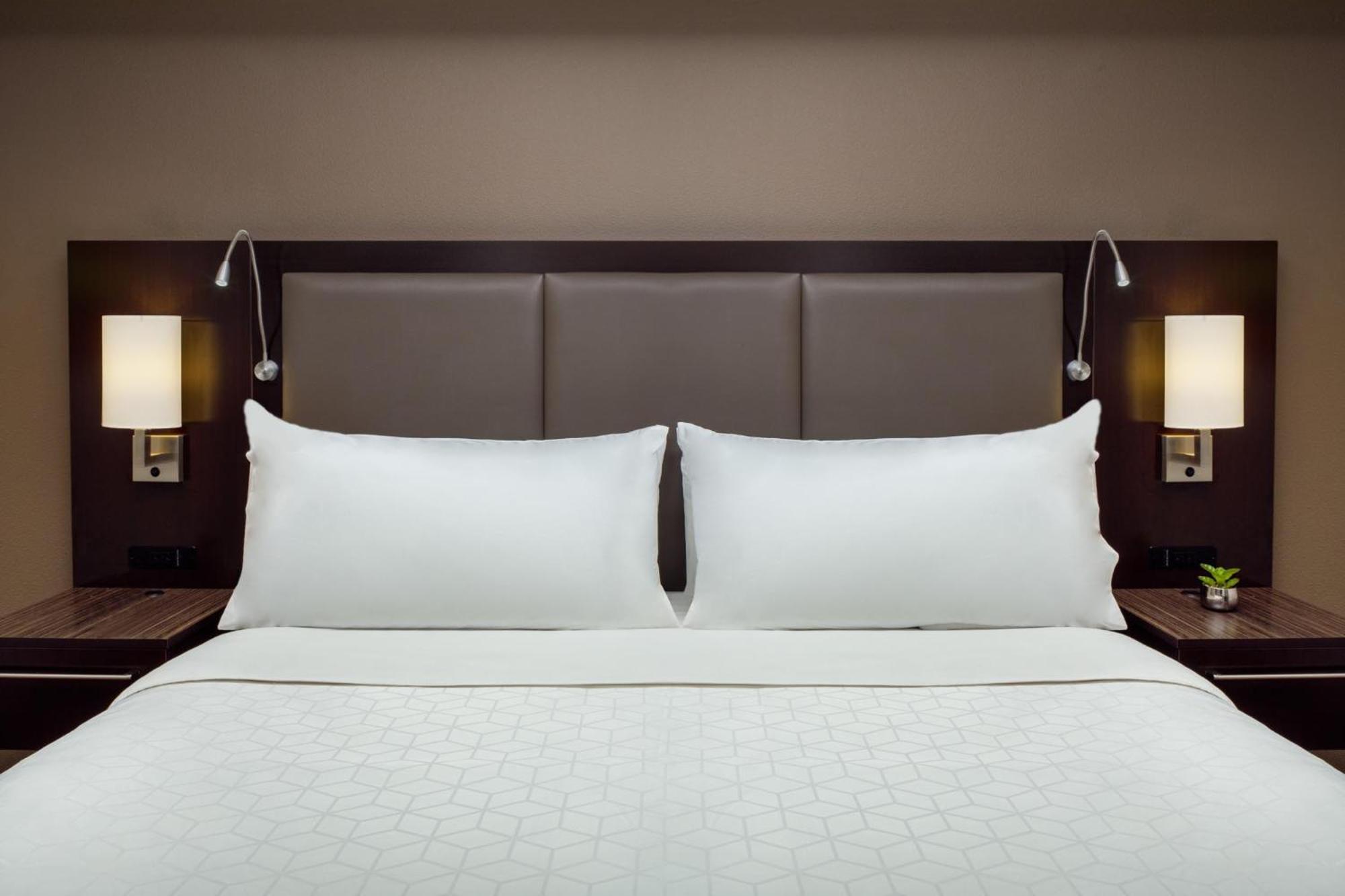 Holiday Inn And Suites Phoenix Airport North By Ihg Extérieur photo