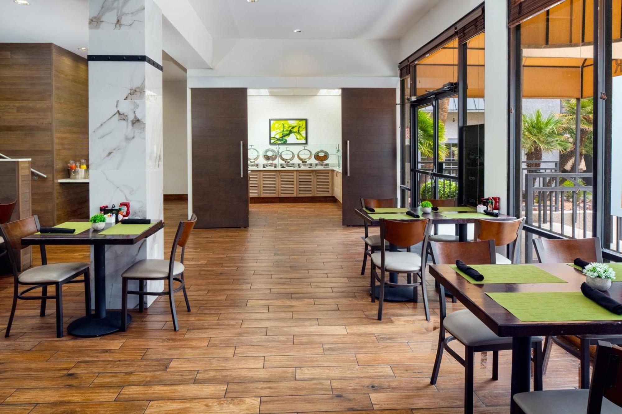 Holiday Inn And Suites Phoenix Airport North By Ihg Extérieur photo