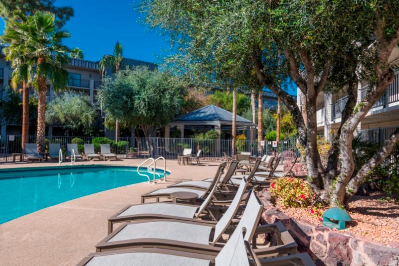 Holiday Inn And Suites Phoenix Airport North By Ihg Extérieur photo